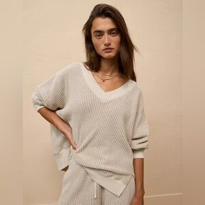 American Eagle AE Big Hug V-Neck Waffle Oversized Sweatshirt Cream Size M